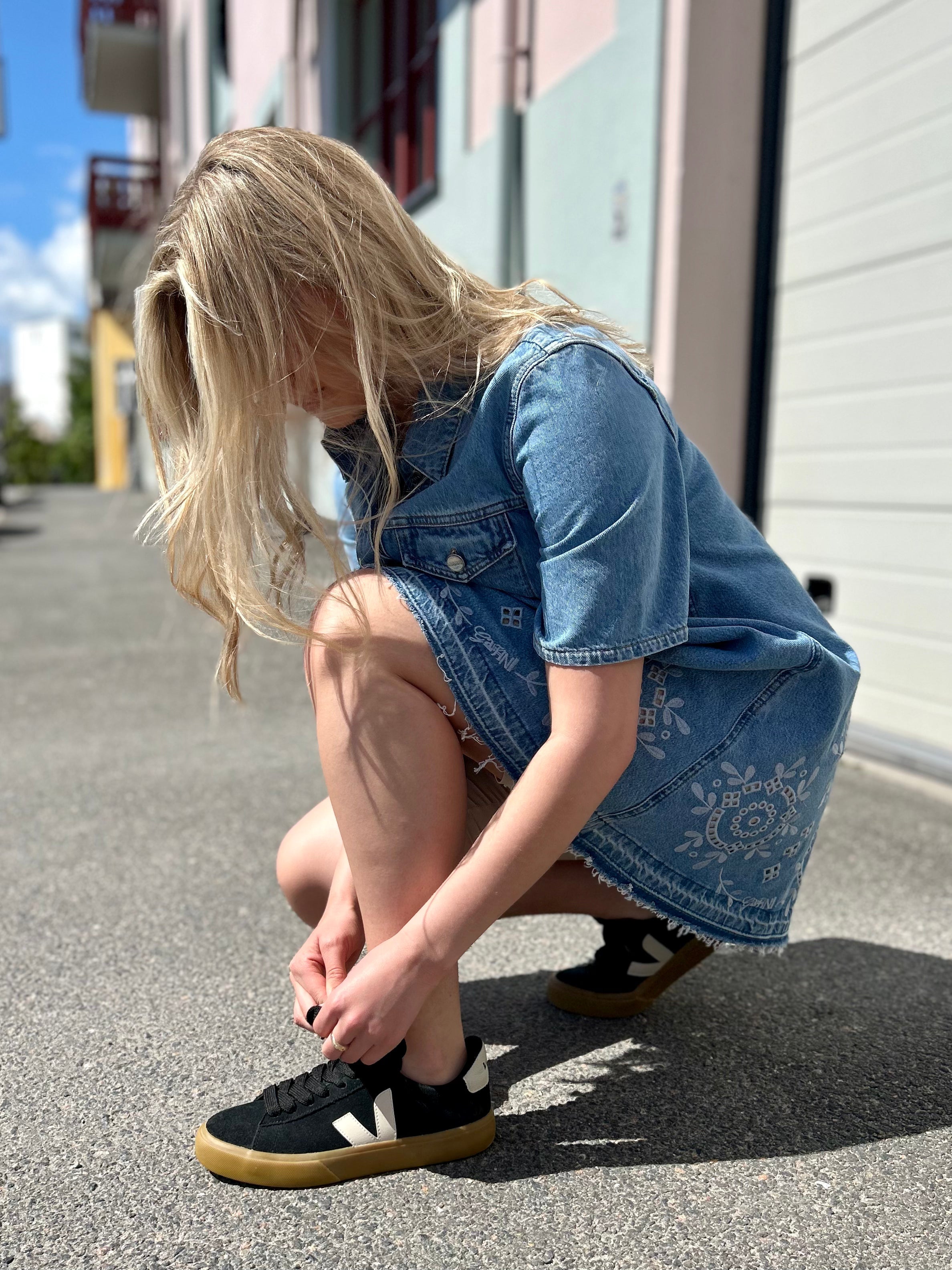 SĂ„nn styler vi denim i sommer đ