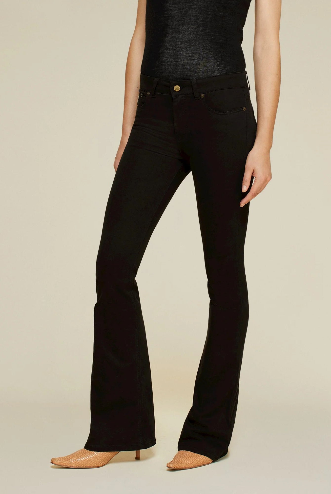 Lois Raval-16 5043 Lea Soft – Colour Black - hvittrad.no