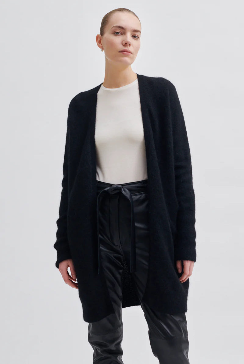 Second Female Brook Knit Cape Black - hvittrad.no