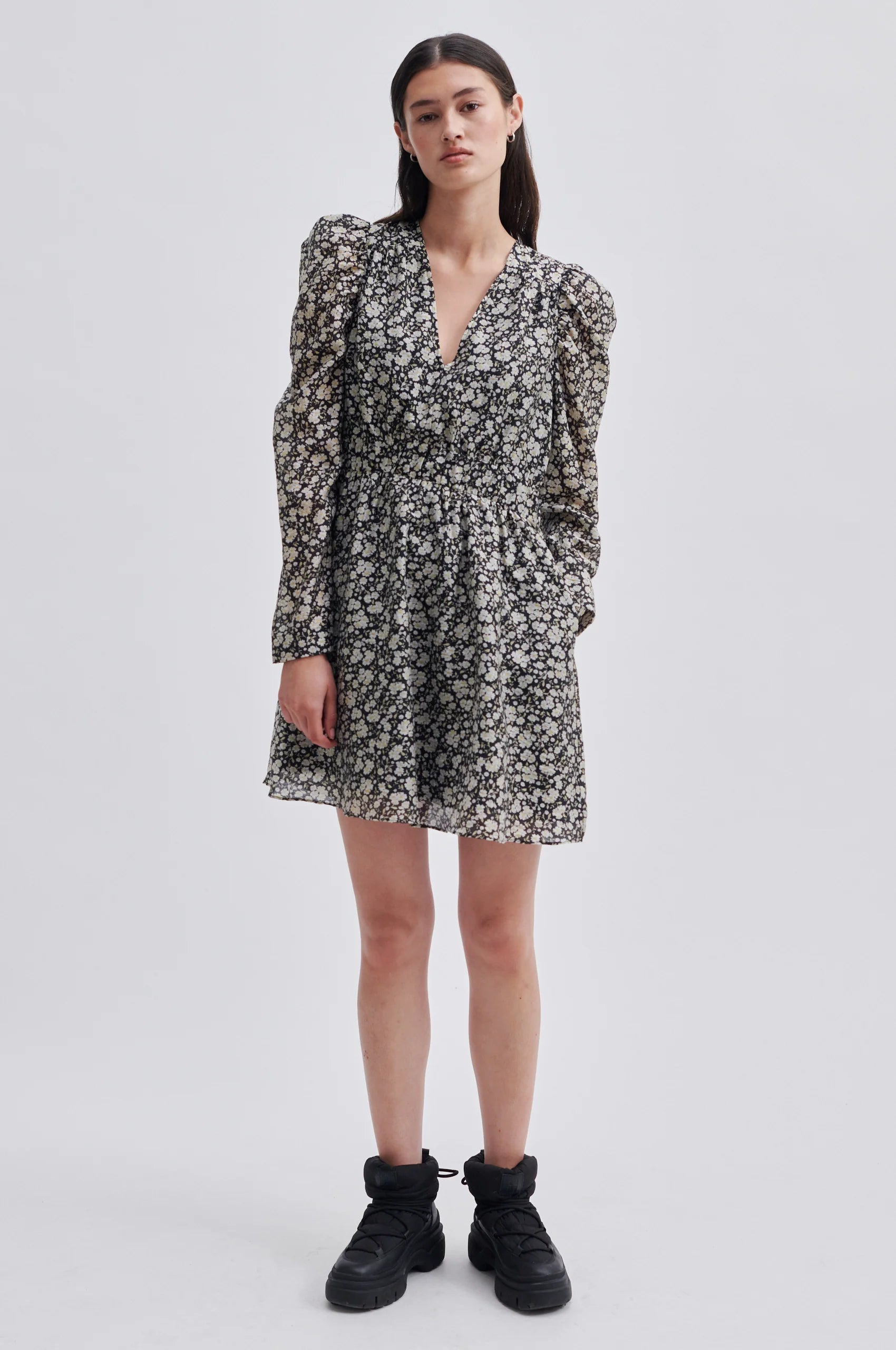 Second Female Vivi Dress Black - hvittrad.no