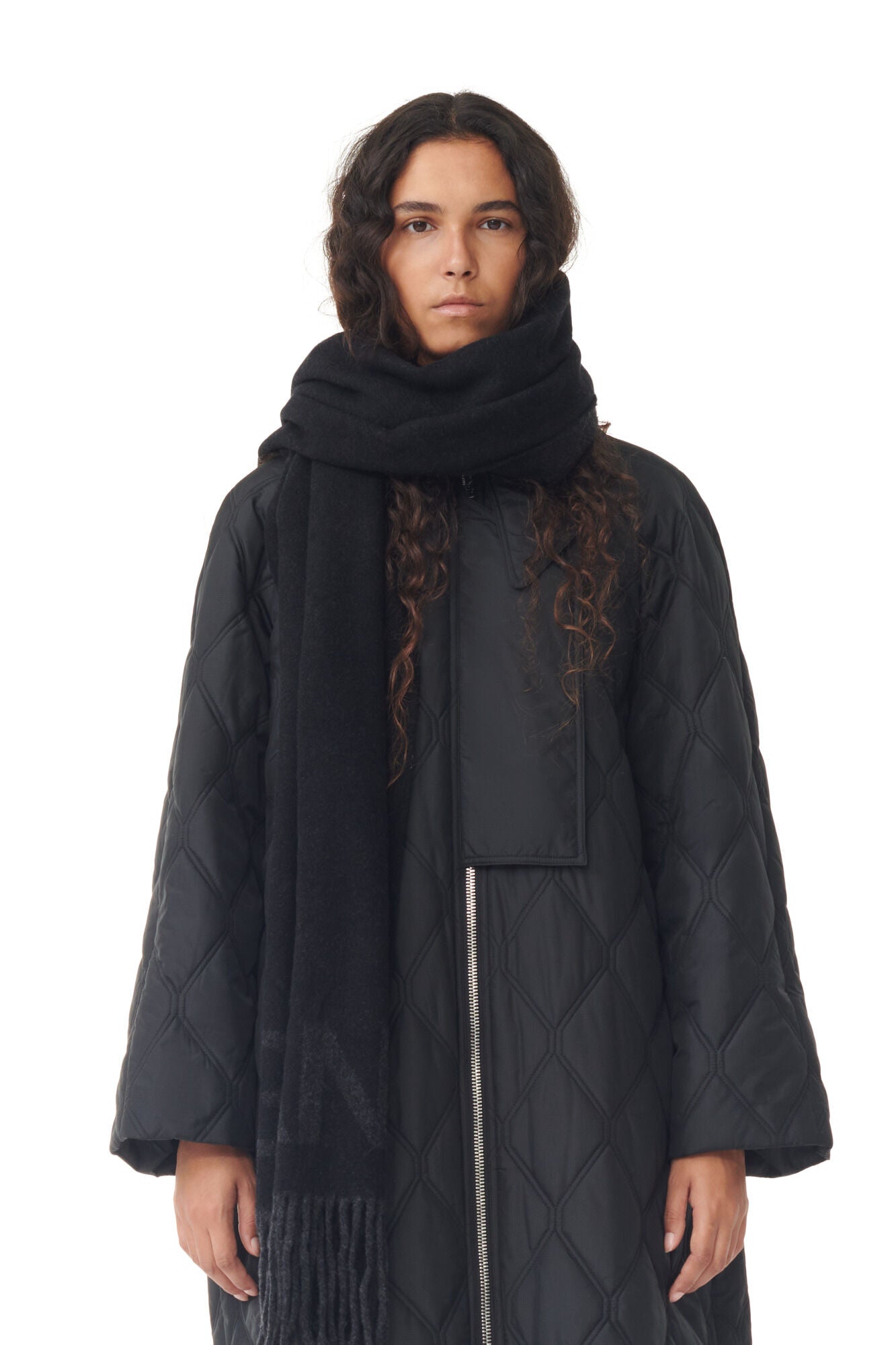 GANNI Fringed Wool Scarf Black - hvittrad.no