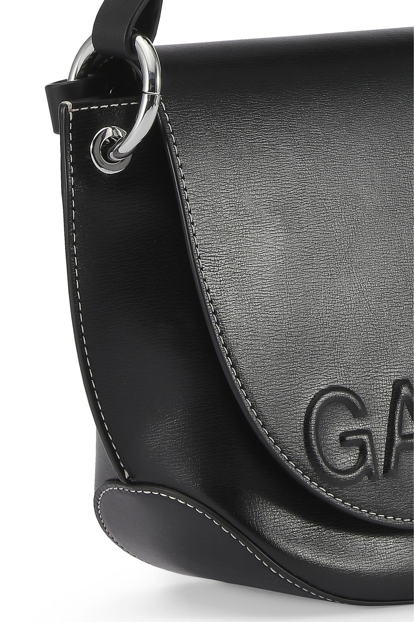 Ganni Banner Saddle Bag Black - hvittrad.no