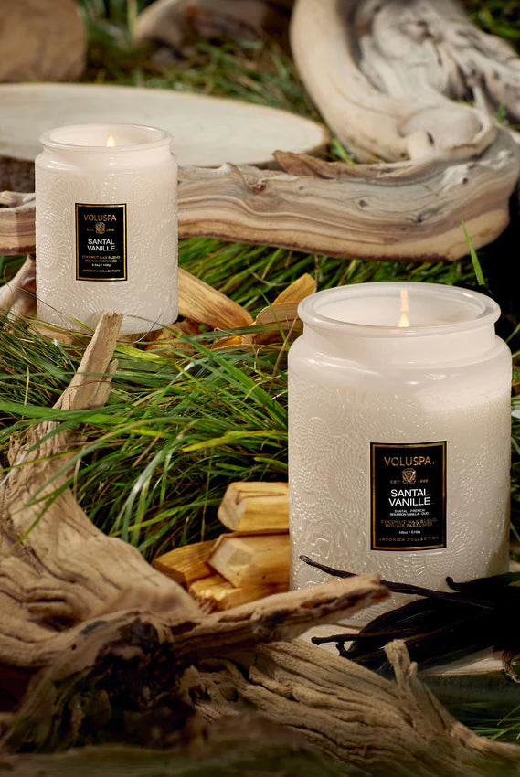 Voluspa Small Jar Candle - Santal Vanille 156g - hvittrad.no