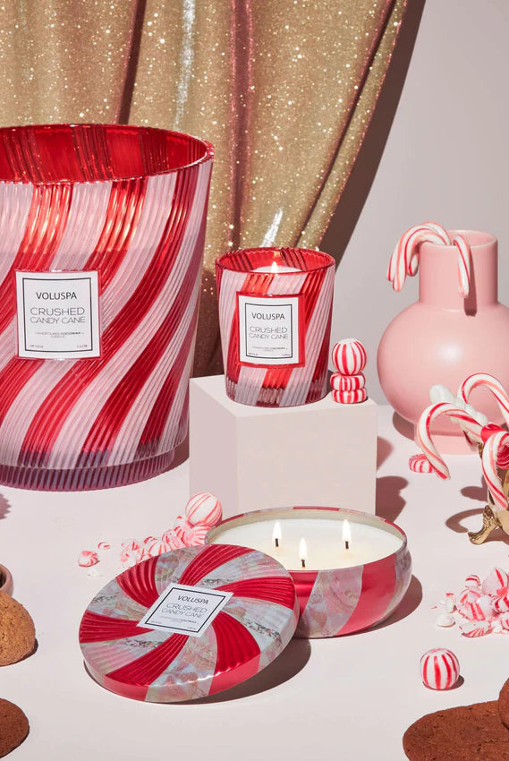 Voluspa3 Wick Tin Candle - Cruched Candy Cane 340g - hvittrad.no