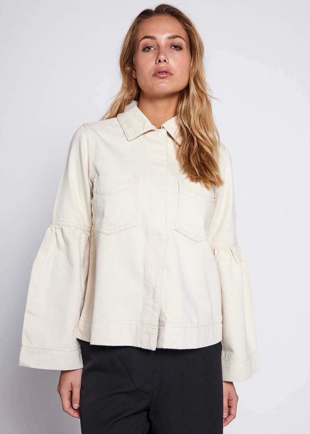 NORR Hannali New Denim Jacket Ecru - hvittrad.no