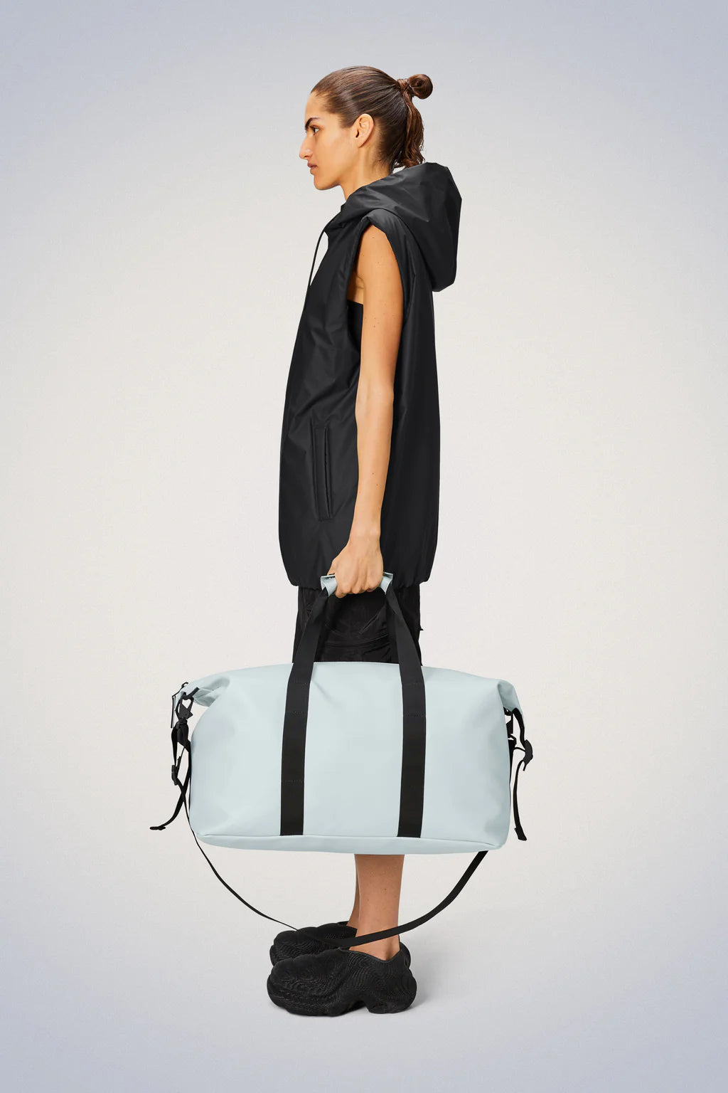 Rains Hilo Weekend Bag W3 Wind - hvittrad.no