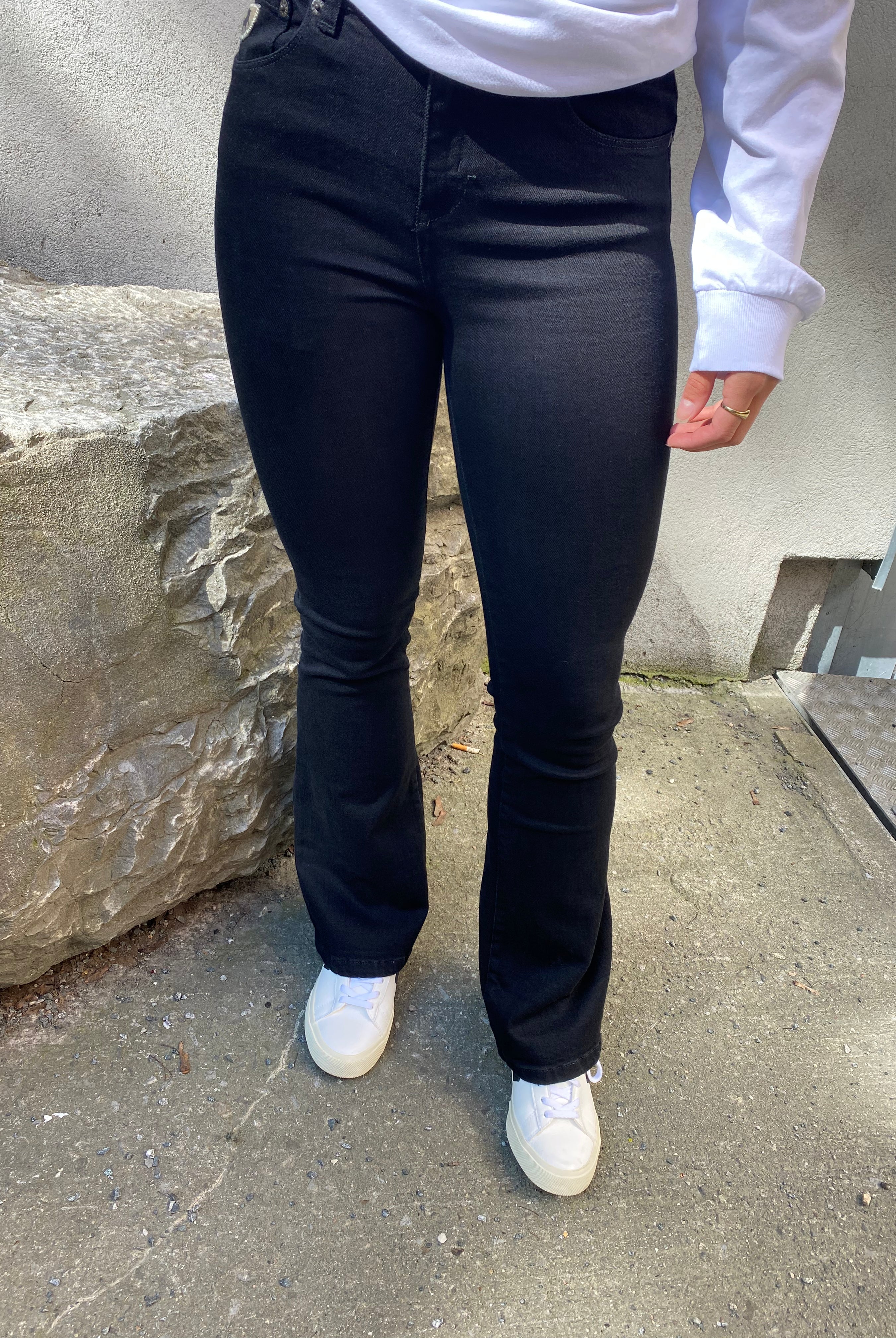 Lois Raval-16 7531 The Black Caspar - hvittrad.no