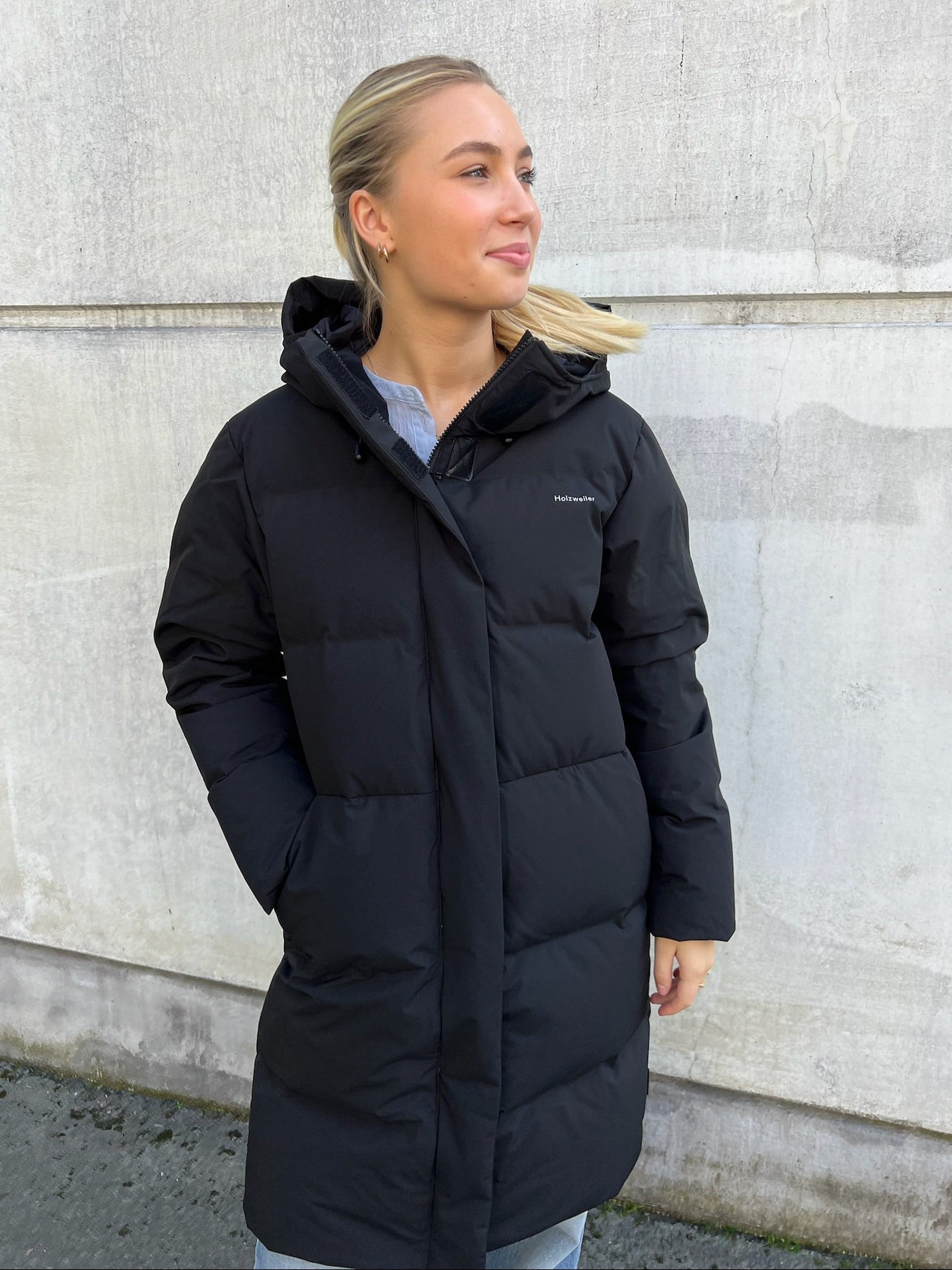 Holzweiler Loen Down Jacket Black - hvittrad.no