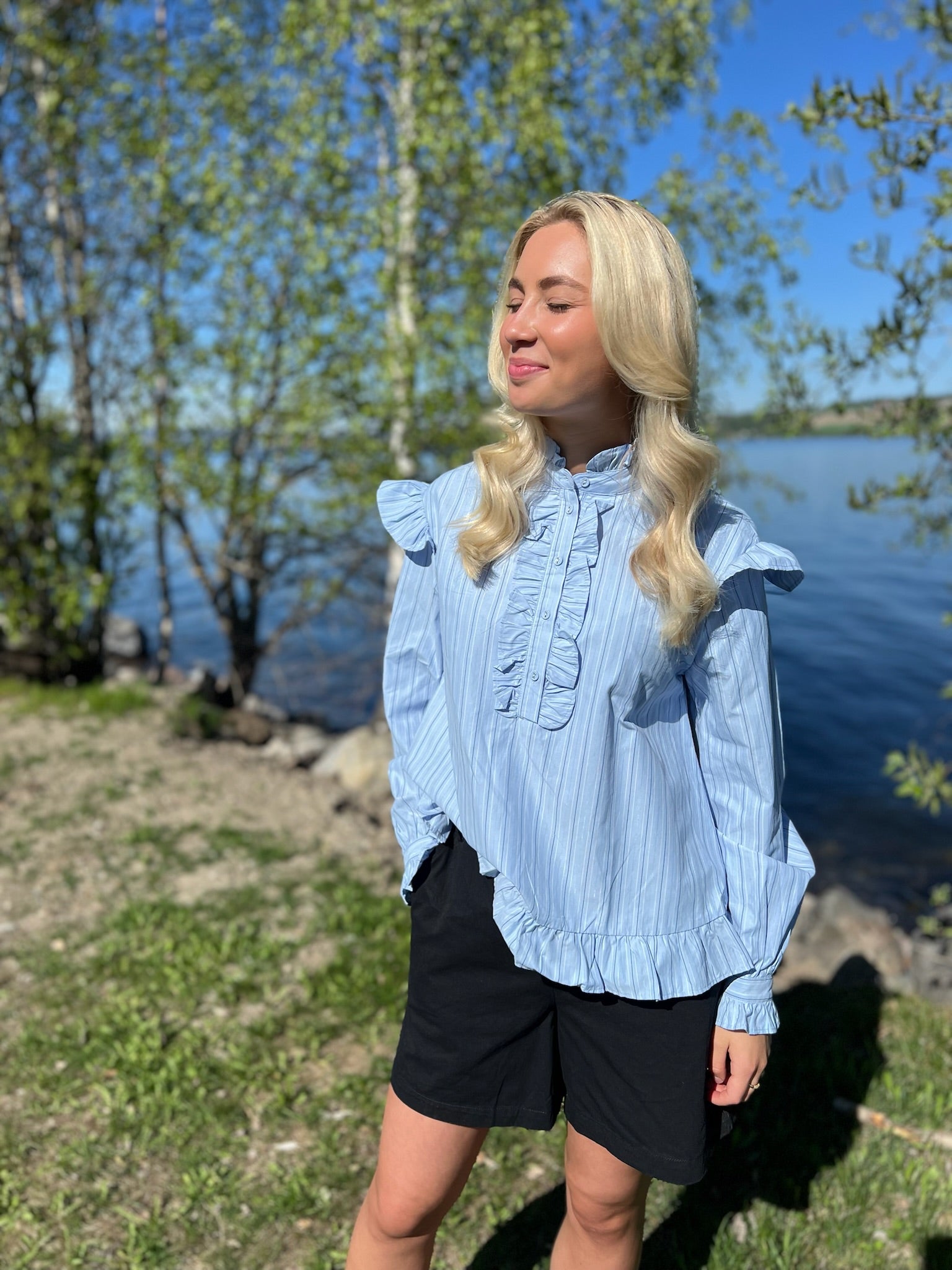 Noella Sally Blouse Light Blue Stripe - hvittrad.no