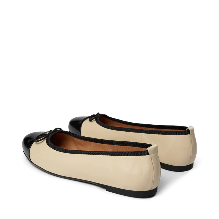Pavement Lucy Beige/Black Patent - hvittrad.no