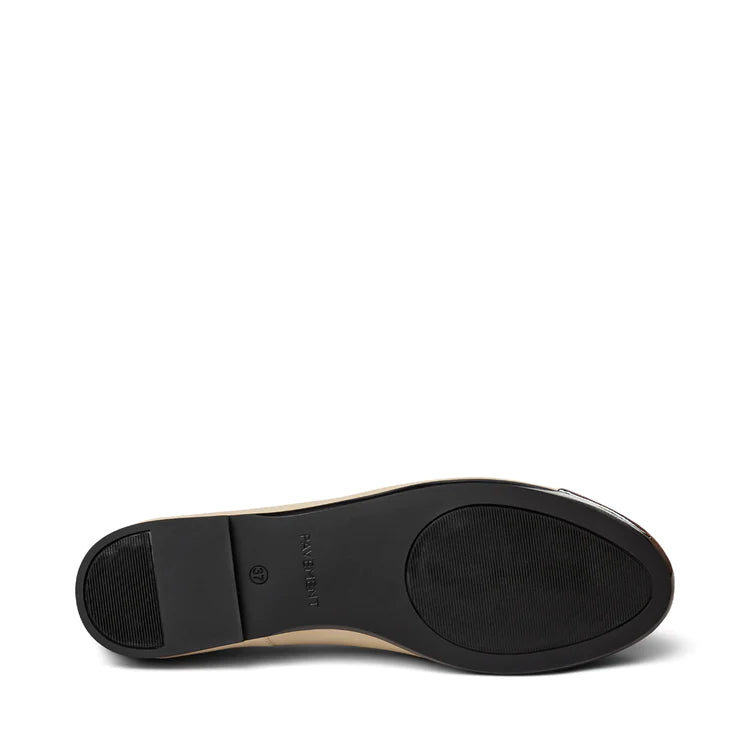 Pavement Lucy Beige/Black Patent - hvittrad.no