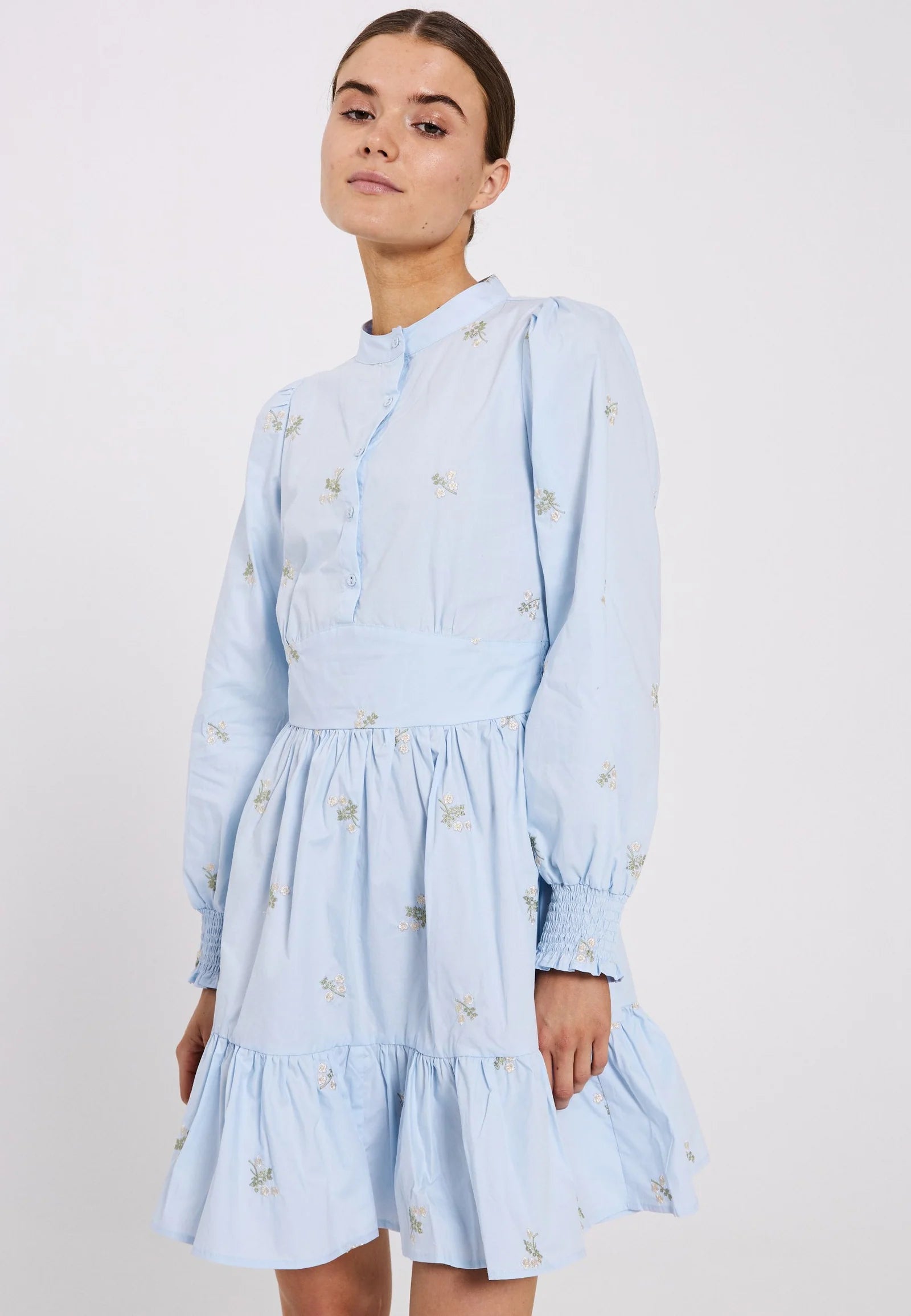 NORR Miluna Embroidery Dress Light Blue W. Embroidery - hvittrad.no