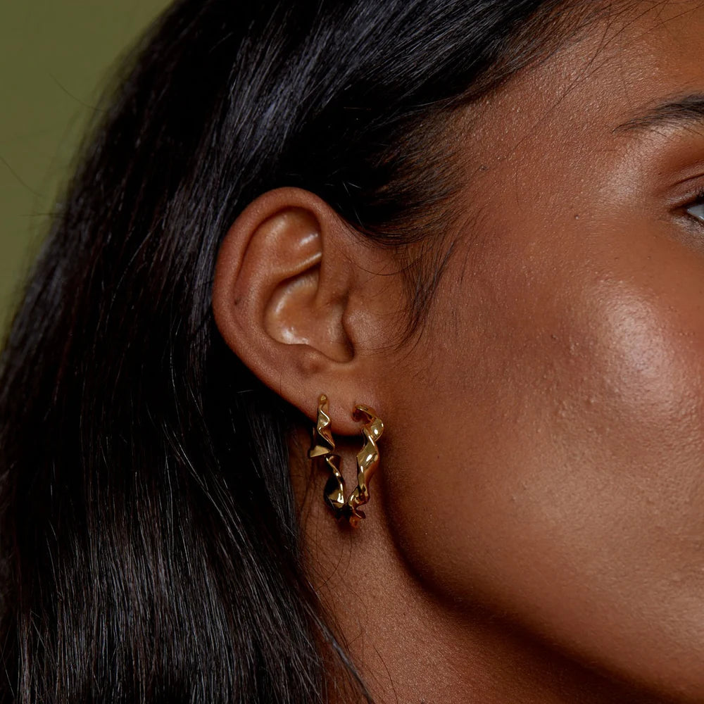 Orelia Geo Angeled Hoop Earrings Gold - hvittrad.no