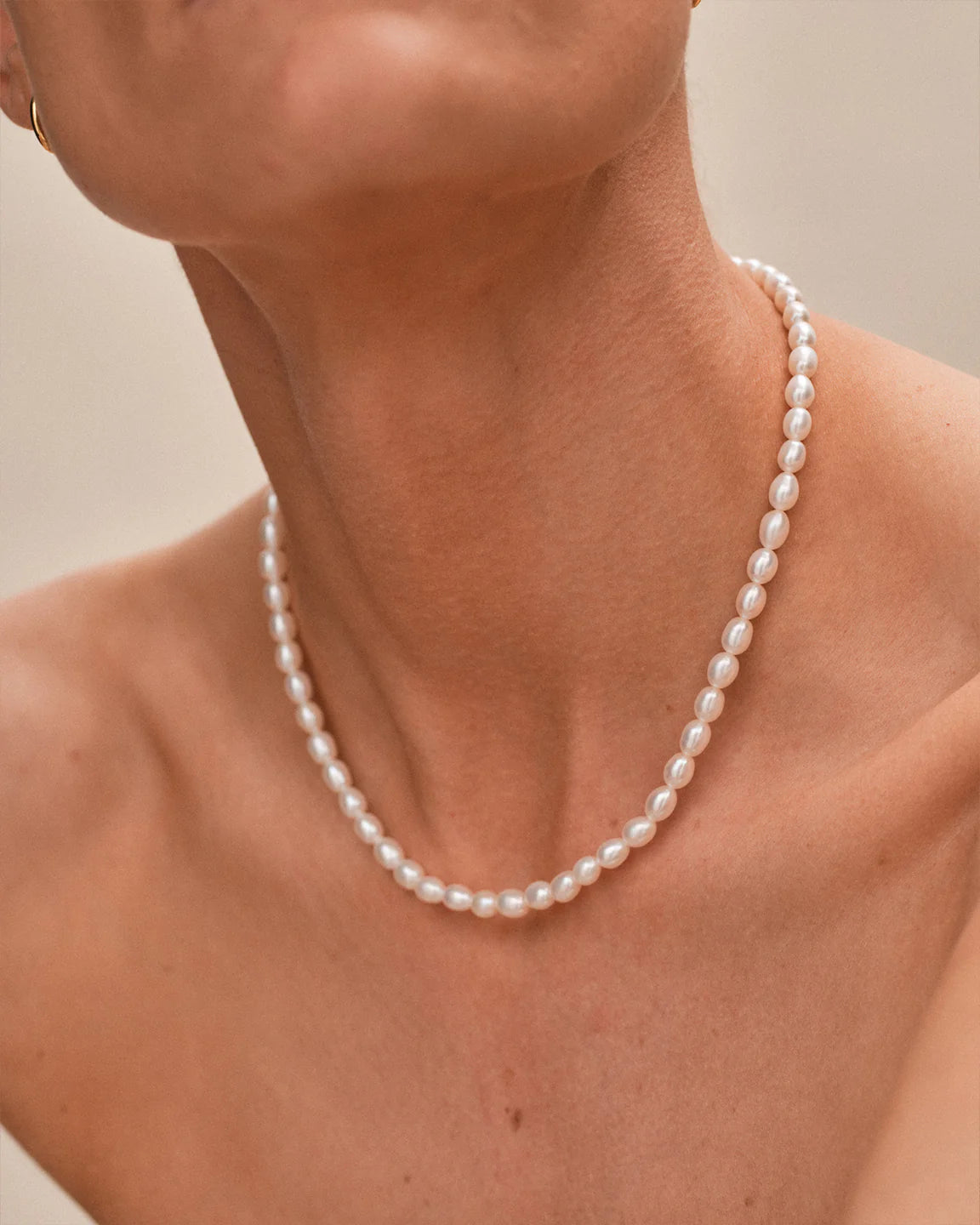 Philippa Studios Perle Petite Halskjede Gold - hvittrad.no