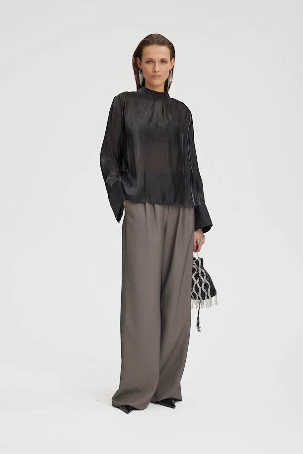 Gestuz YaliaGZ Blouse Black - hvittrad.no