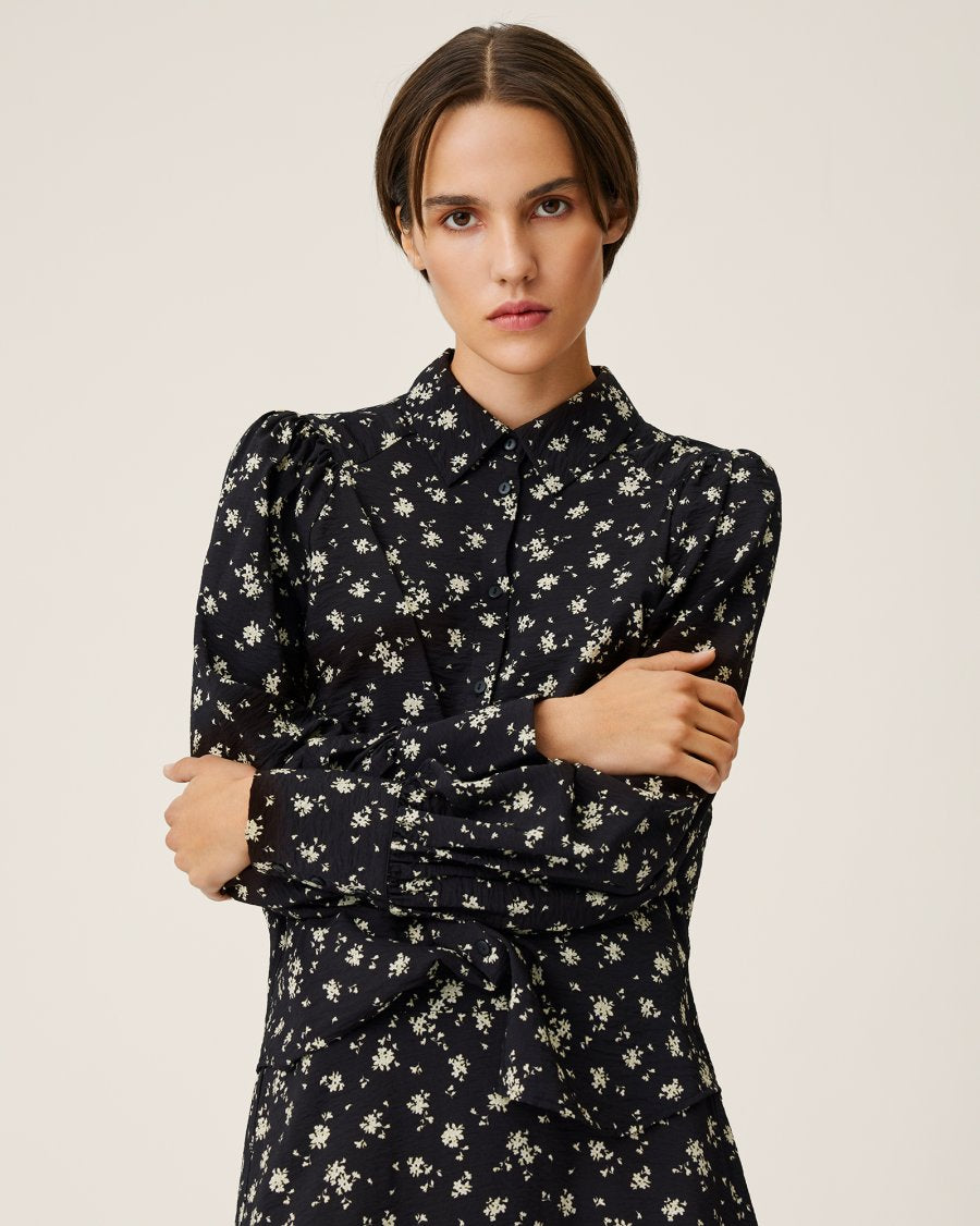 MSCH Copenhagen Nathasia Ladonna Shirt AOP Black Flower- hvittrad.no
