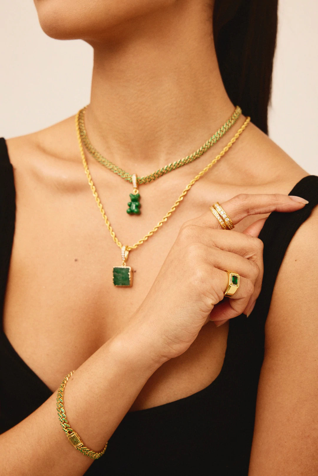 The Lady Boss Pinky Finger Ring Gold/Emerald