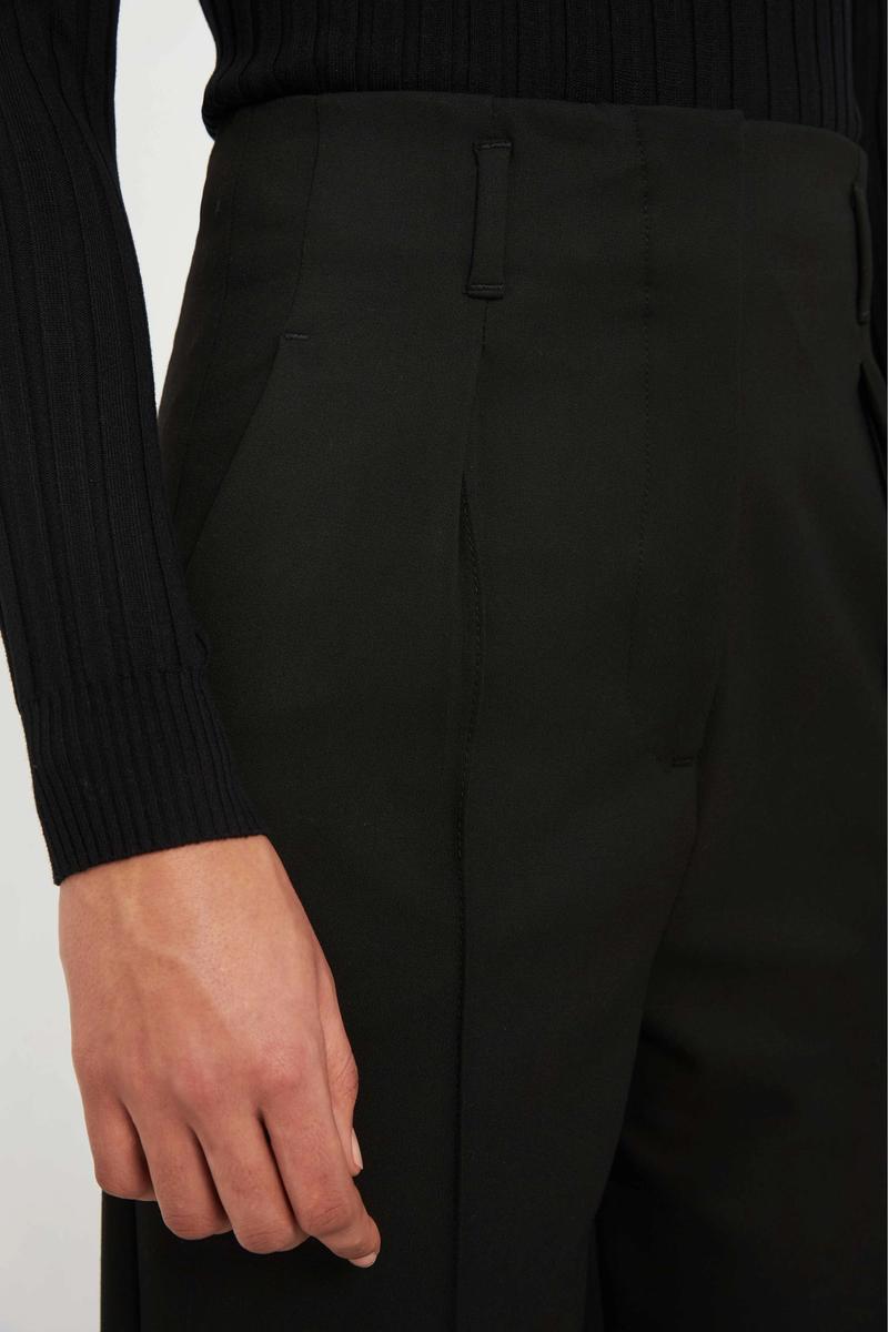 Hailey 285 Black