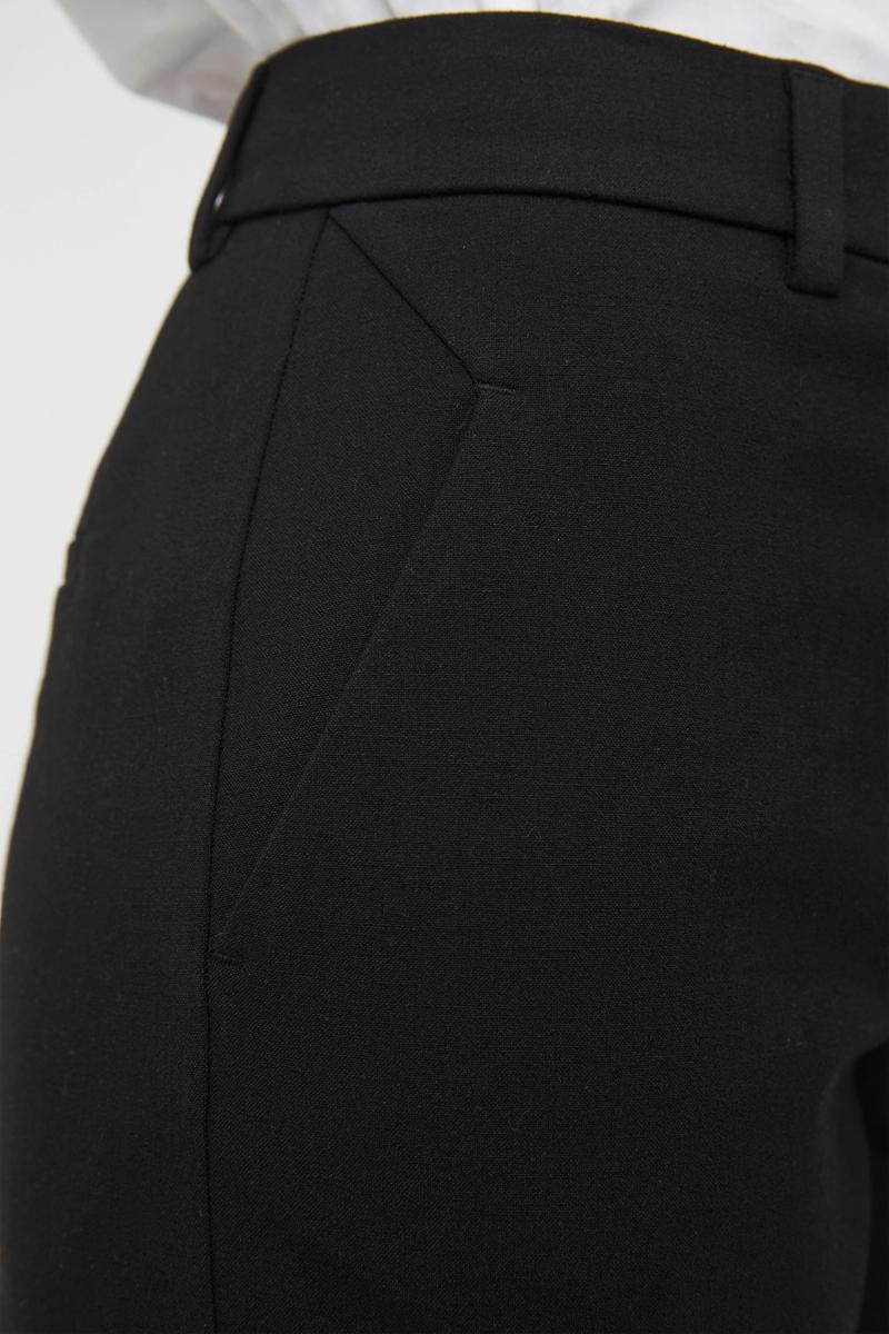 Kylie 396 Crop Black
