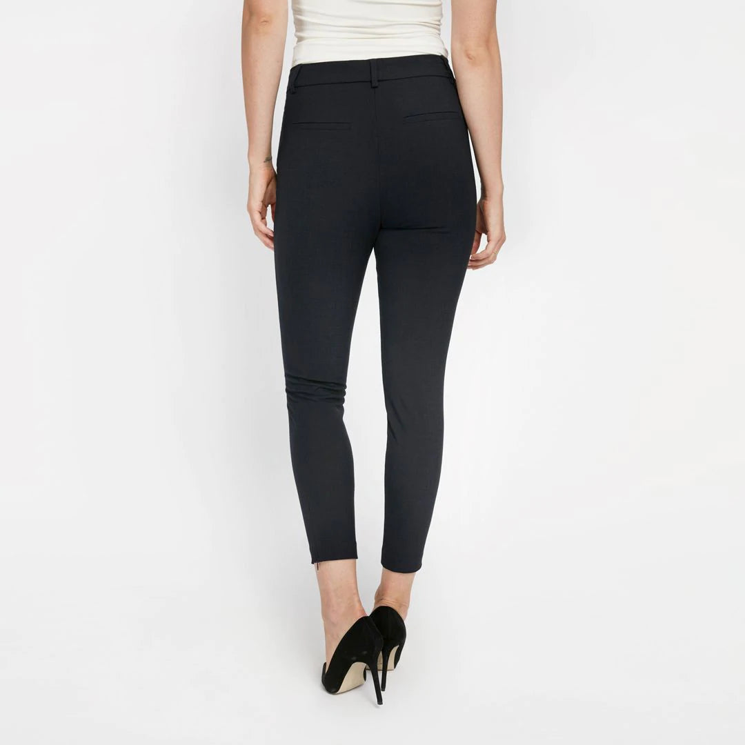 Angelie Zip 396 Midnight