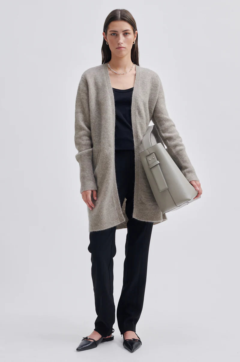 Second Female Brook Knit Cape Roasted Cashew - hvittrad.no