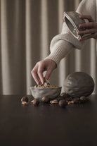 DBKD Walnut Bowl Skiny Mole - hvittrad.no