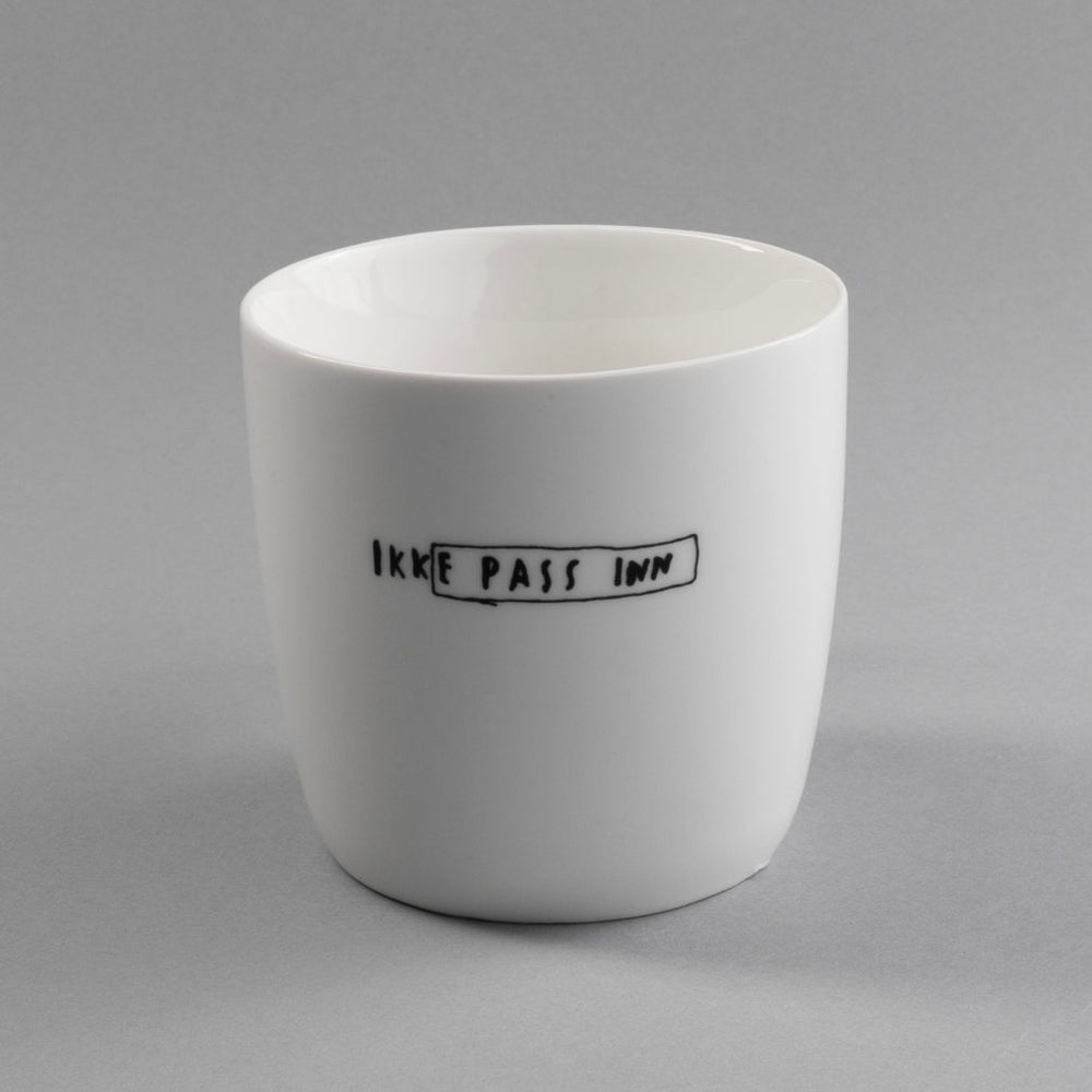 Krus "ikke pass inn" by Andreas Gravdal 300ml