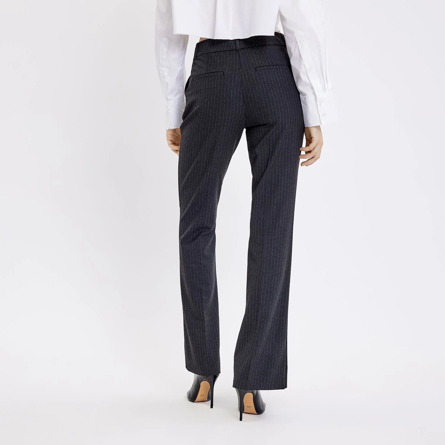 Five Units Clara 553 Charcoal Pinstripe - hvittrad.no