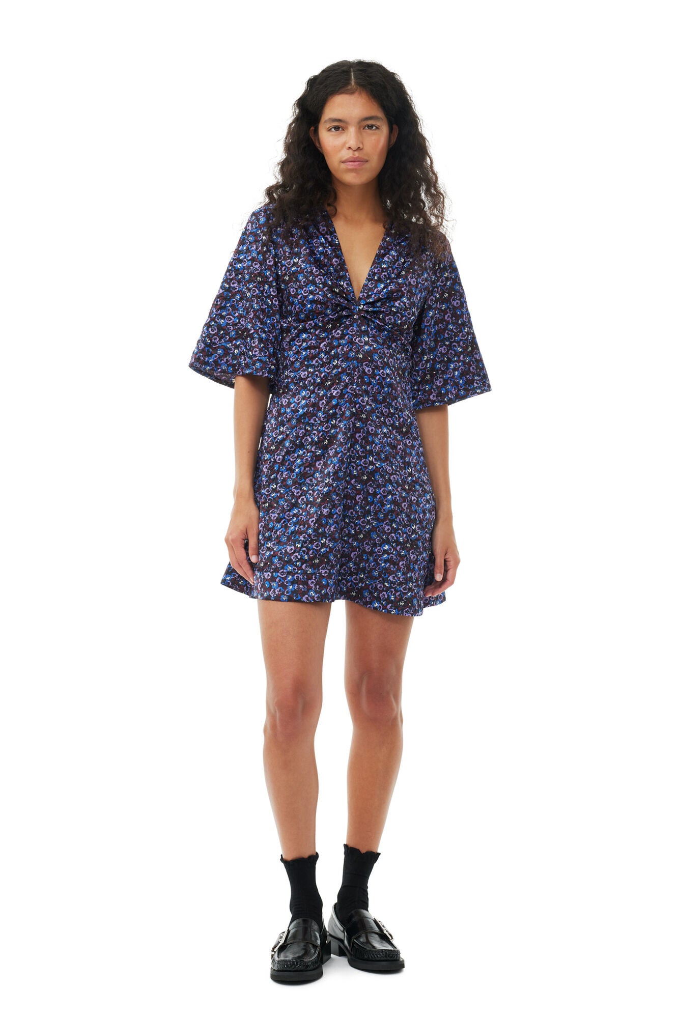 Ganni Crinkled Satin V-Neck Mini Dress Black - hvittrad.no