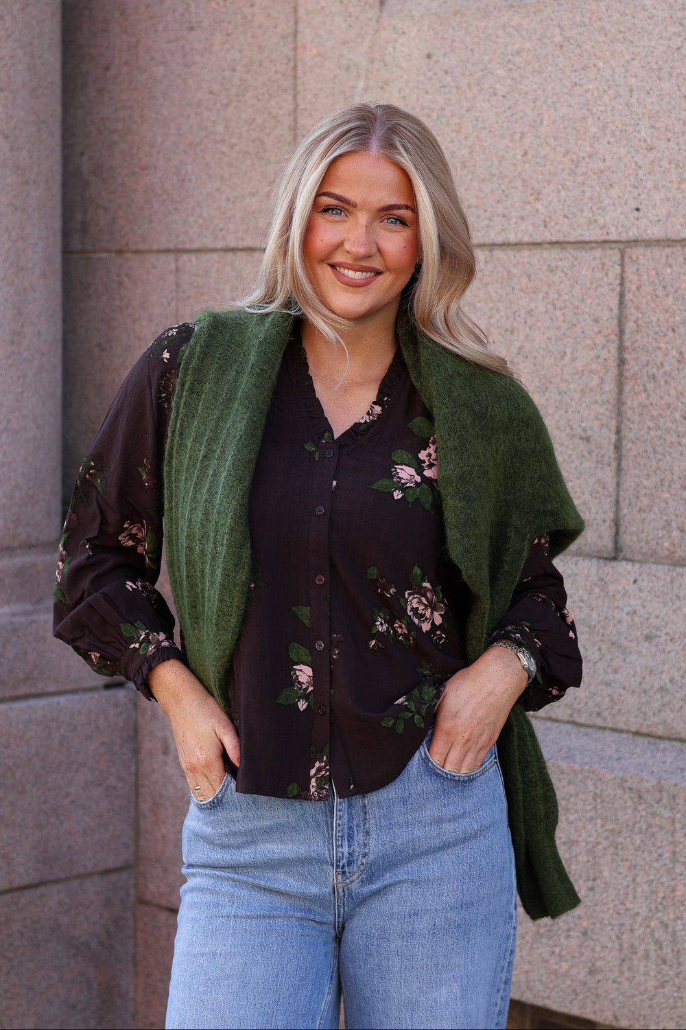 Irene V Shirt AOP Misty Rose Flower