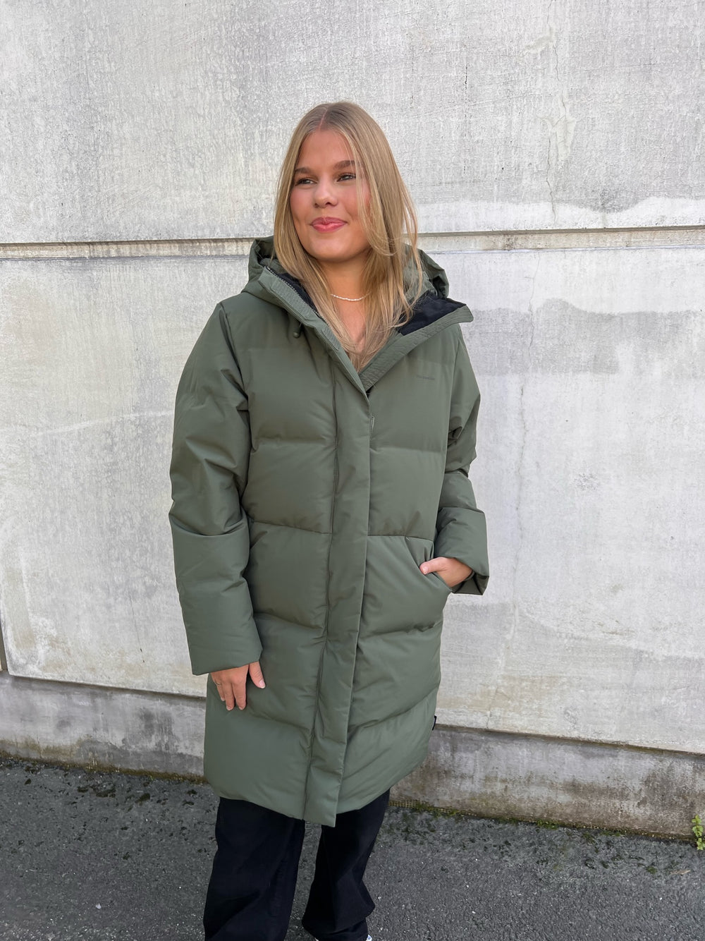 Loen Down Jacket Army