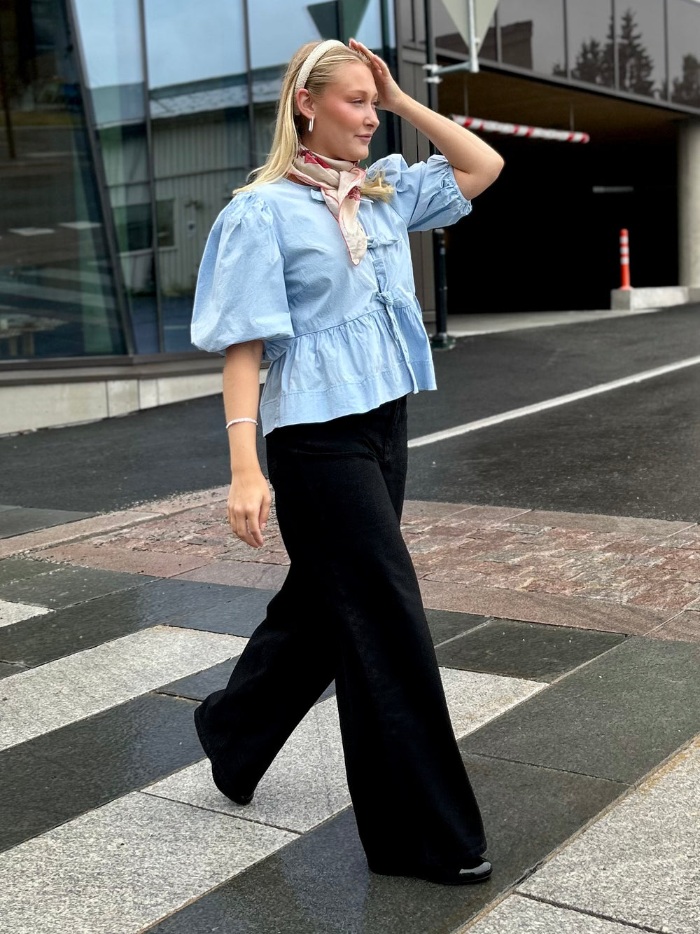 AbbyFV 768 Black Denim Regular