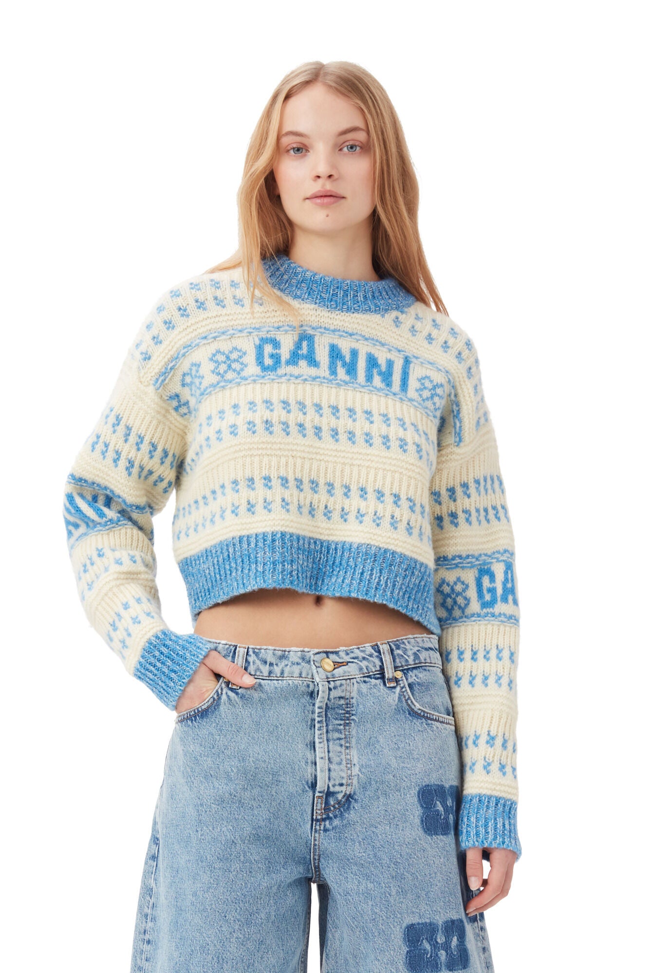 Ganni Graphic Lambswool Cropped O-Neck Strong Blue - hvittrad.no