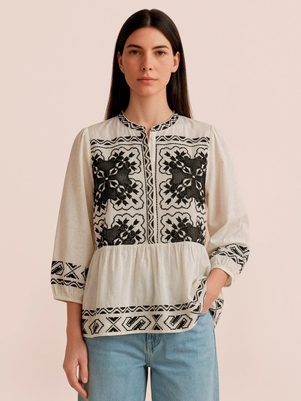 MadjaGO Blouse Creme Black embrodery