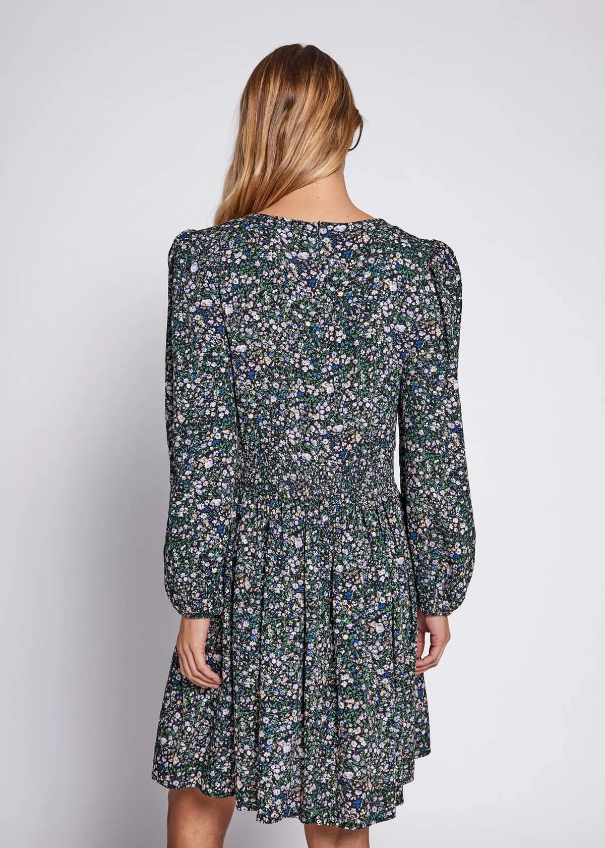 Norr Sabby Dress Black/Blue Flower Print - hvittrad.no