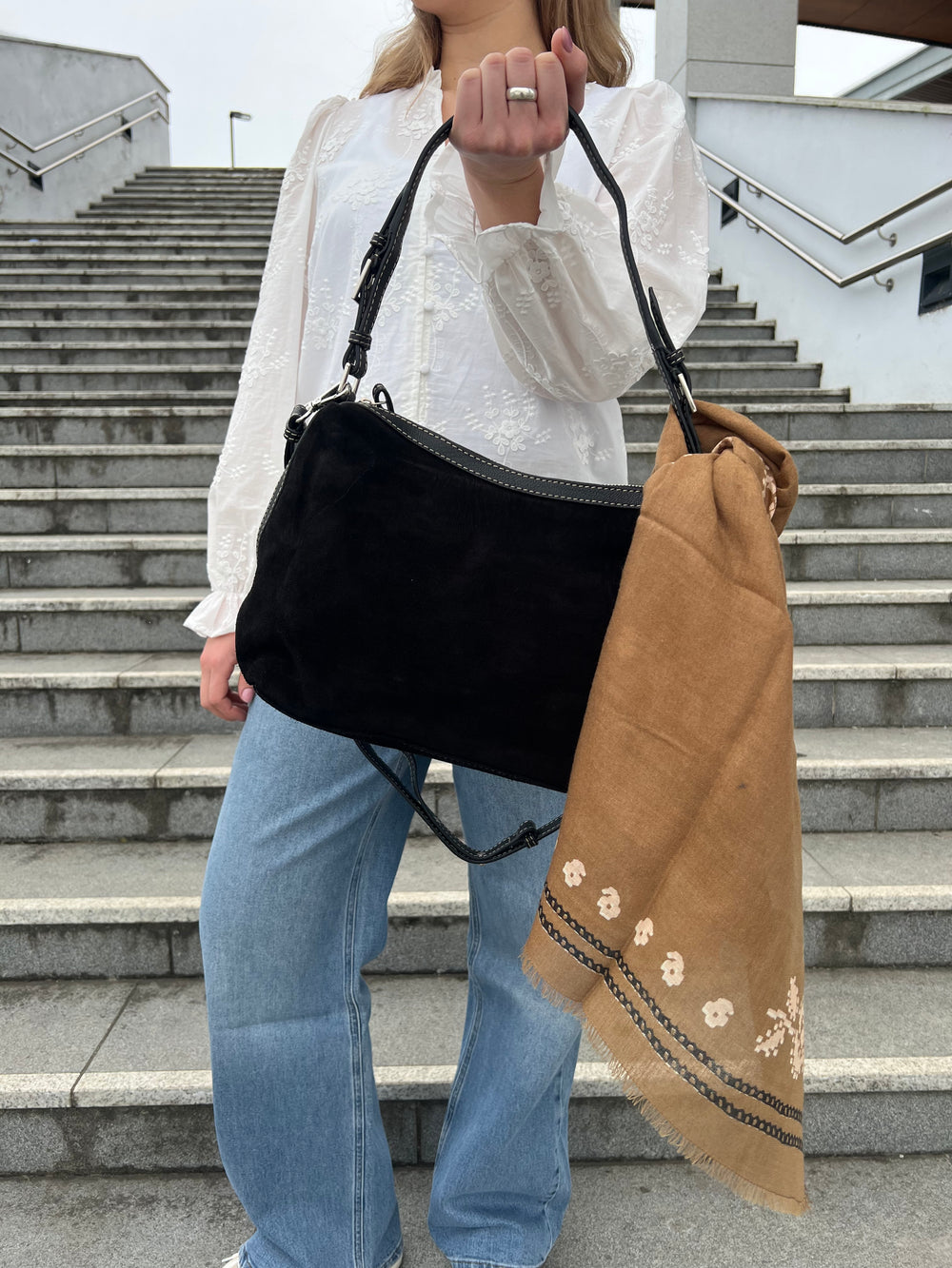 Suede Ginni Medi Bag Black