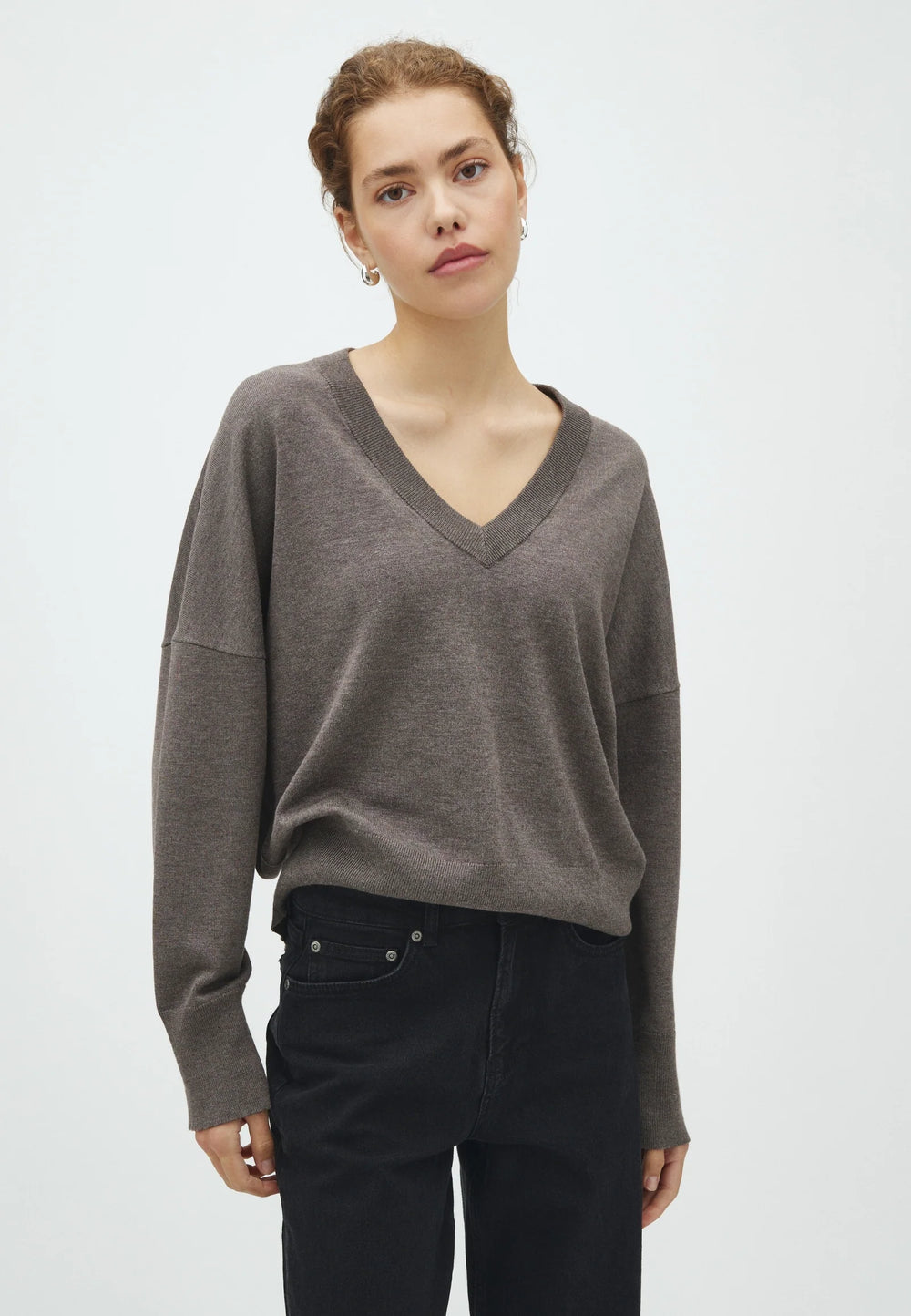 Gillian V-M, Bravani, Knit Falcon Melange