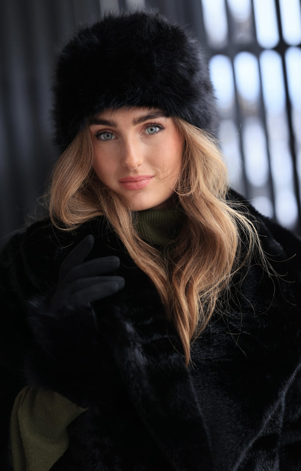 Luxe Pillbox Beanie Black
