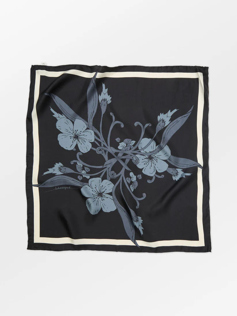 Magna Flower Sia Scarf Black