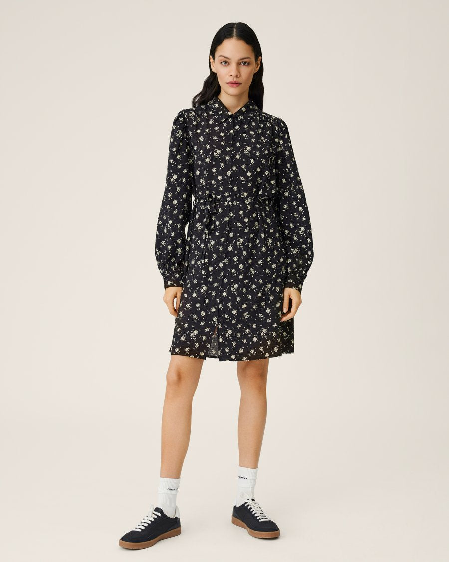 MSCH Copenhagen Nathasia Ladonna Shirt Dress AOP Black Flower - hvittrad.no