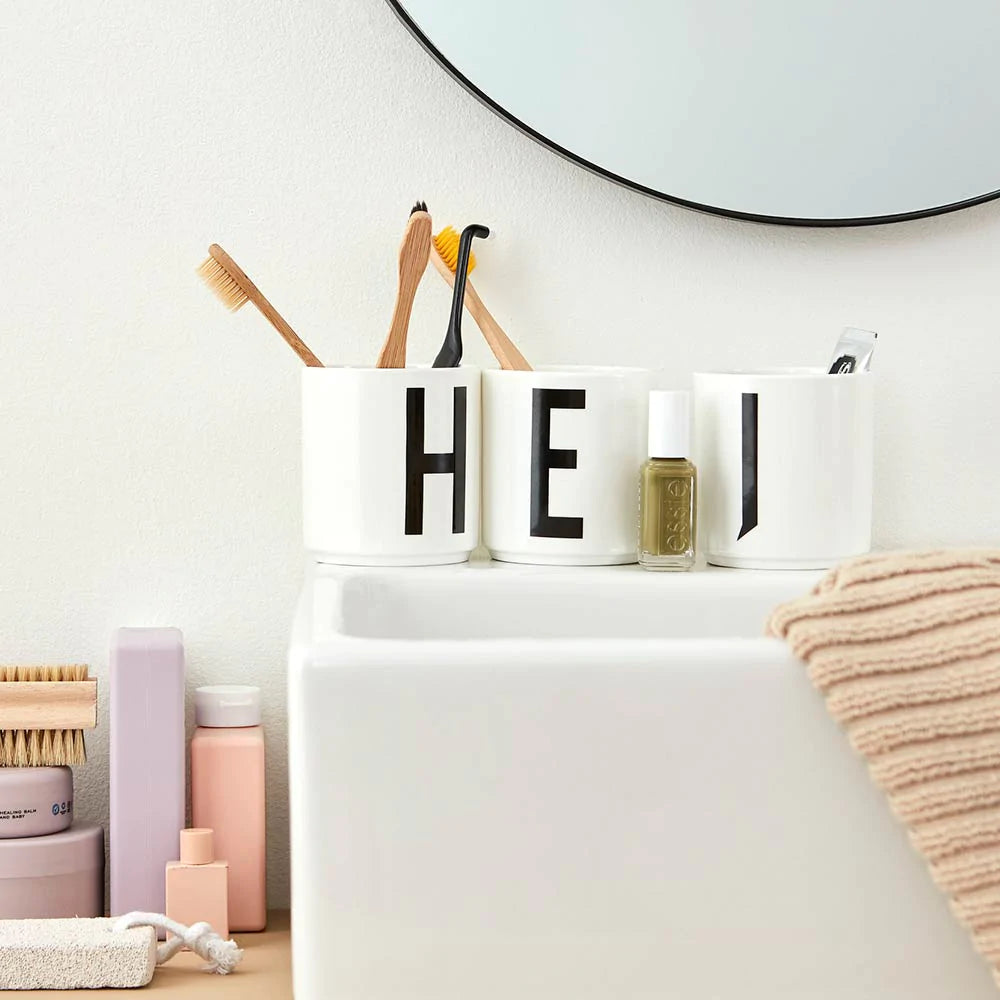 Porcelain Cup White (A-Z) Q